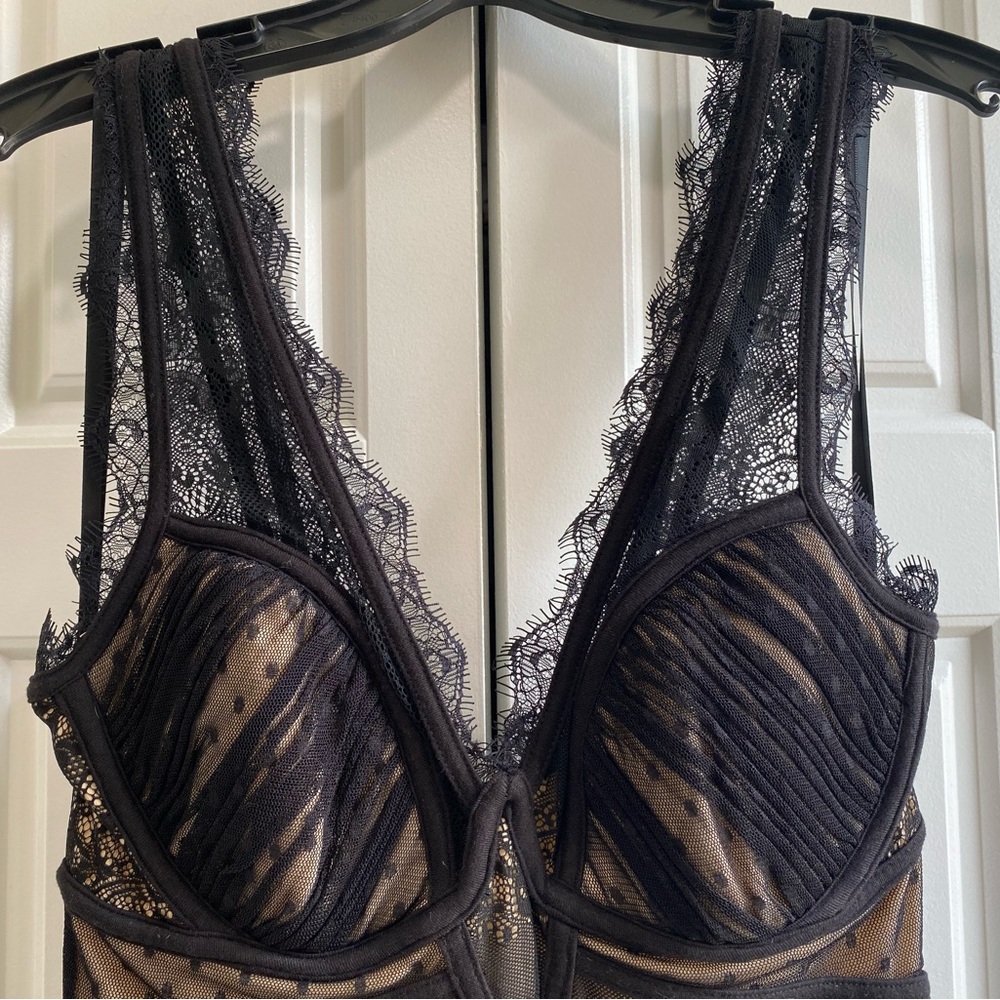 Bebe - Lacey, sleeveless, short black dress - Picture 5 of 7